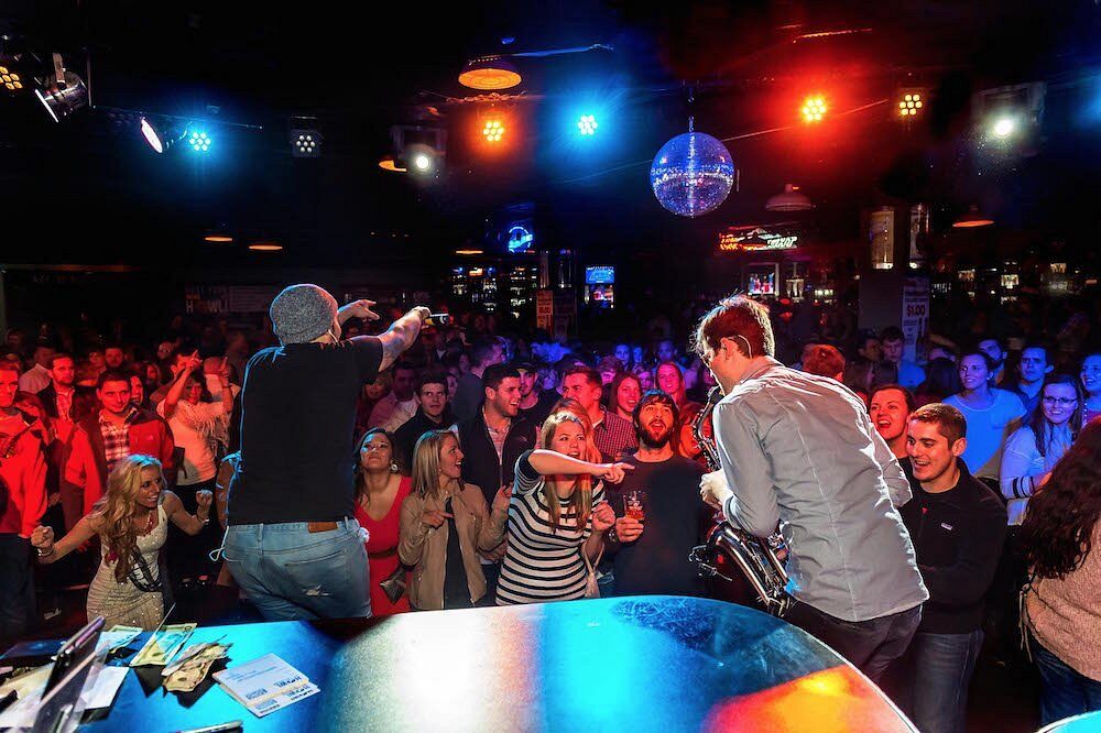 Howl at the moon 2